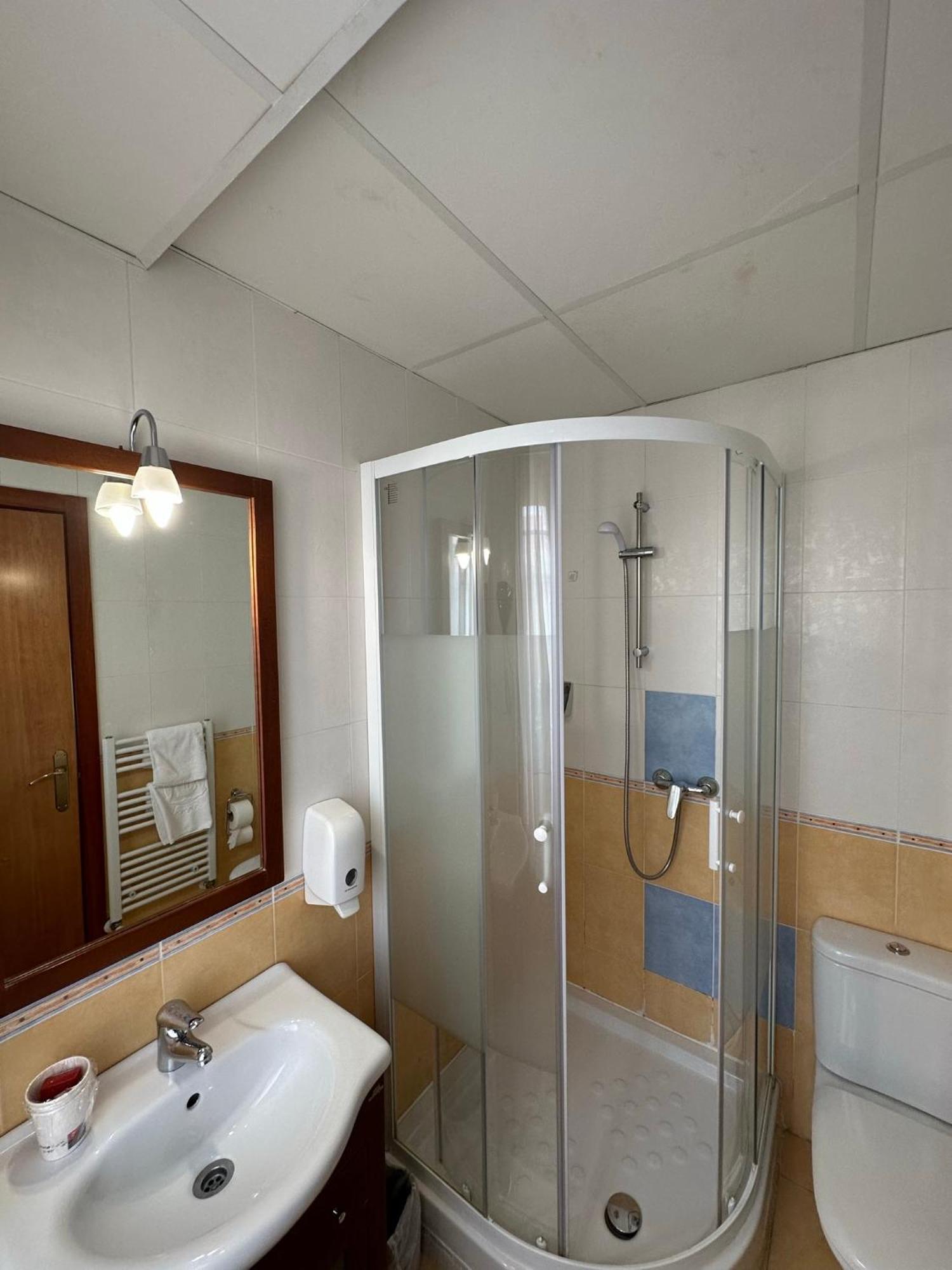 Hostal Restaurante Boccalino Leon Bilik gambar